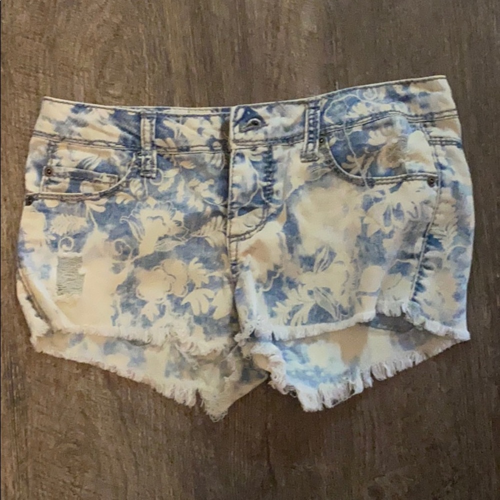 FLORAL JEAN SHORTS